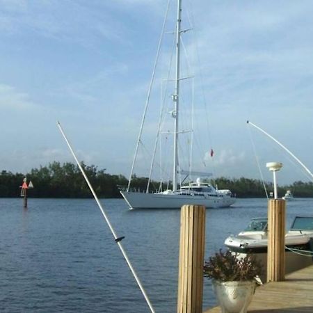 Steps From The Beach Right On The Waterfront Apartment Hollywood Bagian luar foto