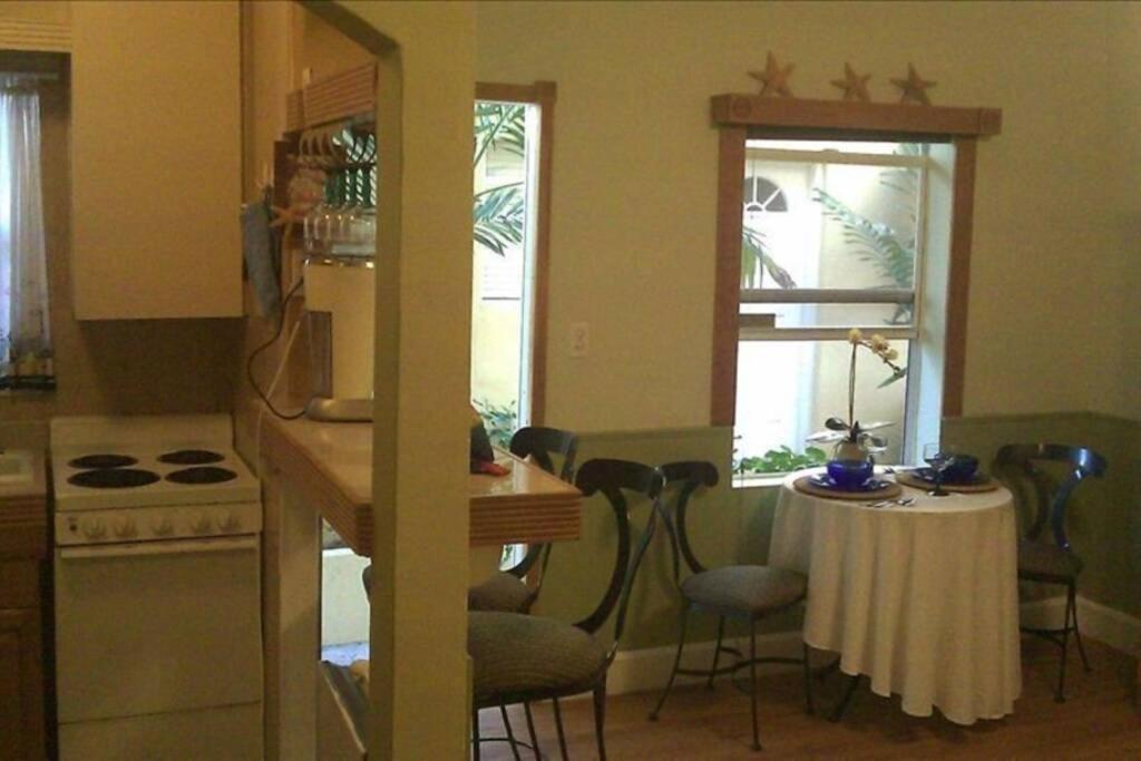 Steps From The Beach Right On The Waterfront Apartment Hollywood Bagian luar foto