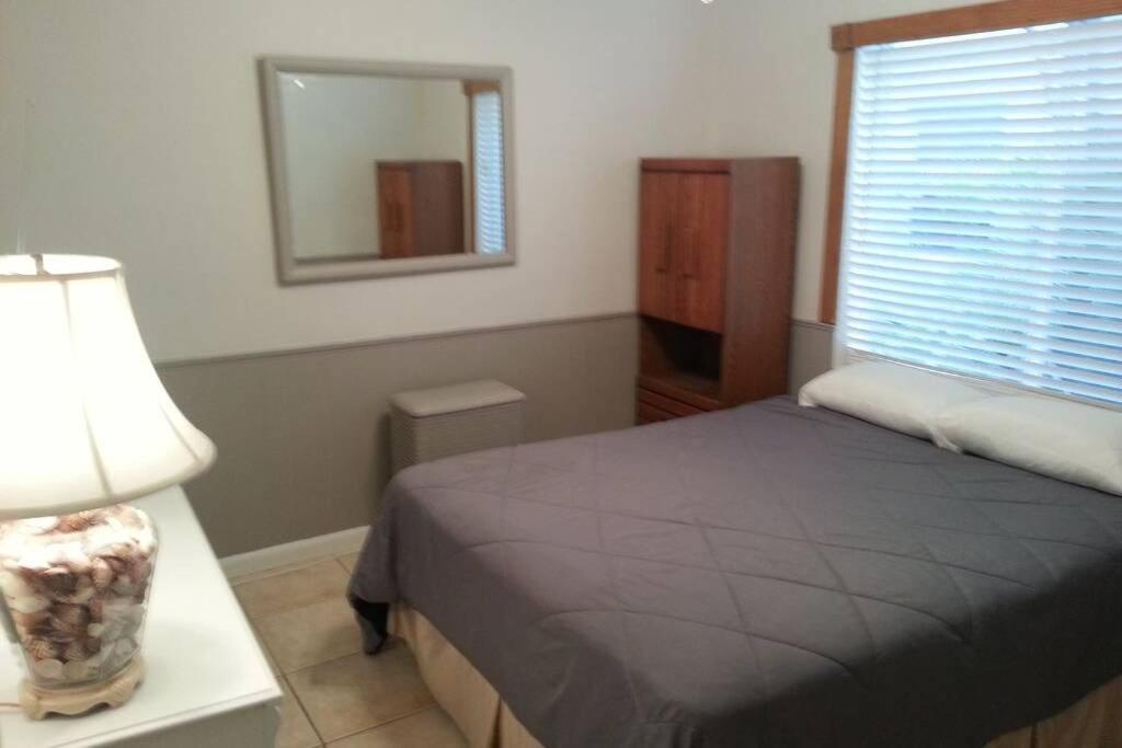 Steps From The Beach Right On The Waterfront Apartment Hollywood Bagian luar foto